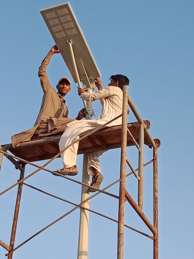 On-site installation of solar street lights